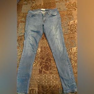 Levi’s Skinny Jeans, Women’s Waist size 32 length 30.